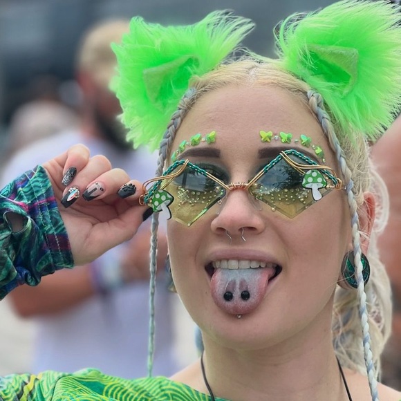 Brand new One of a kind Spunglasses - green rhombus/gold wire wrapping! - Picture 3 of 3